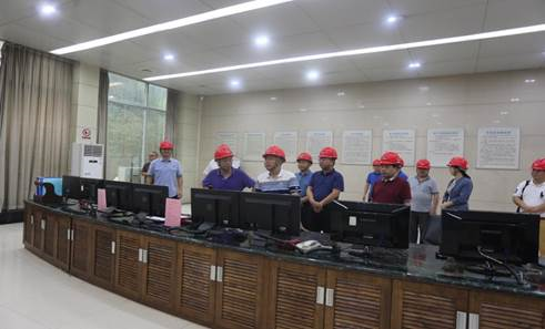 发展集团党委书记、董事长谭建华带队督查分华体会(中国)一站式服务平台防洪防汛工作