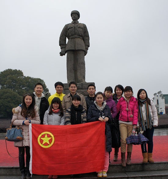 “学雷锋，献爱心”——中国共产主义青年团华体会平台委员会开展慰问贫困学生助学活动