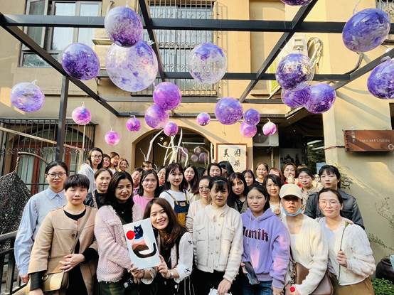 巧手创造 绽放芳华—华体会平台养老组织女员工开展妇女节庆祝活动
