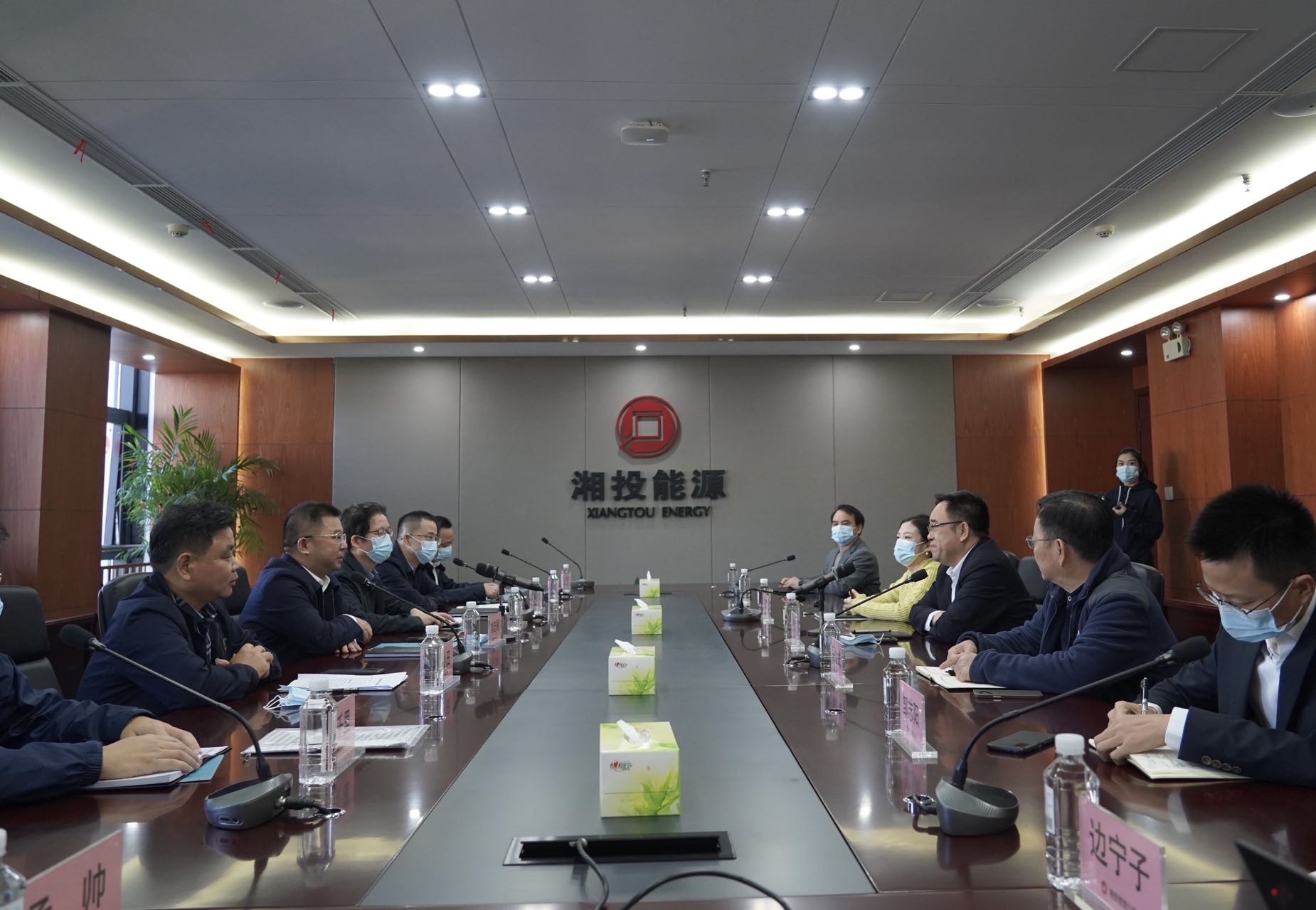 刘志刚一行赴湖南湘投能源投资有限华体会(中国)一站式服务平台开展工作交流