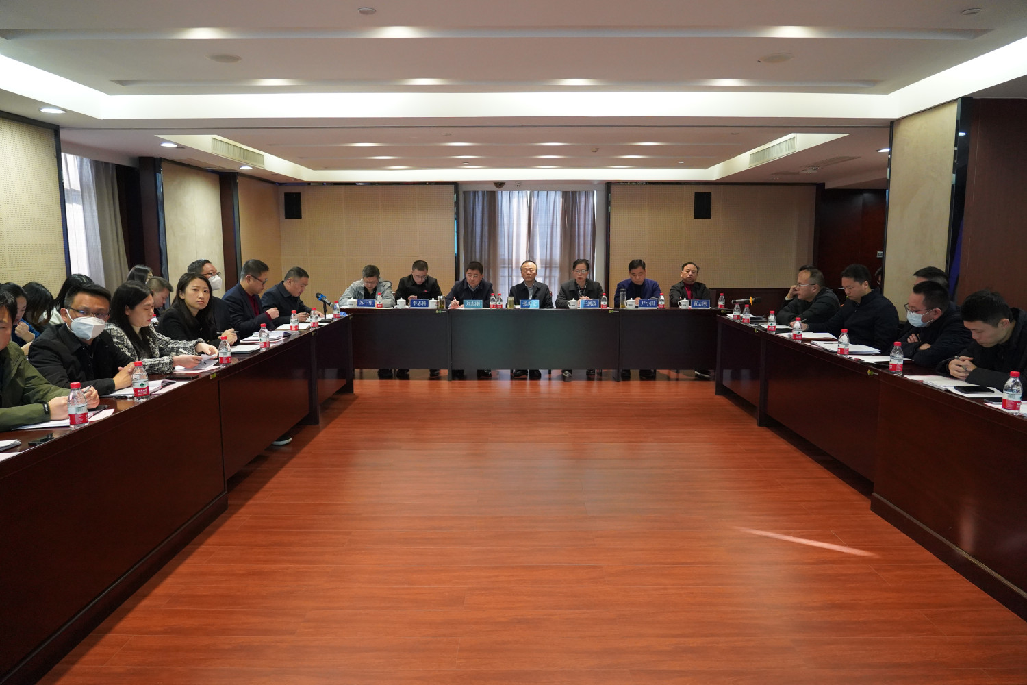 务虚求实起好步 谋定而动布好局——华体会平台召开2023年经营发展工作务虚会