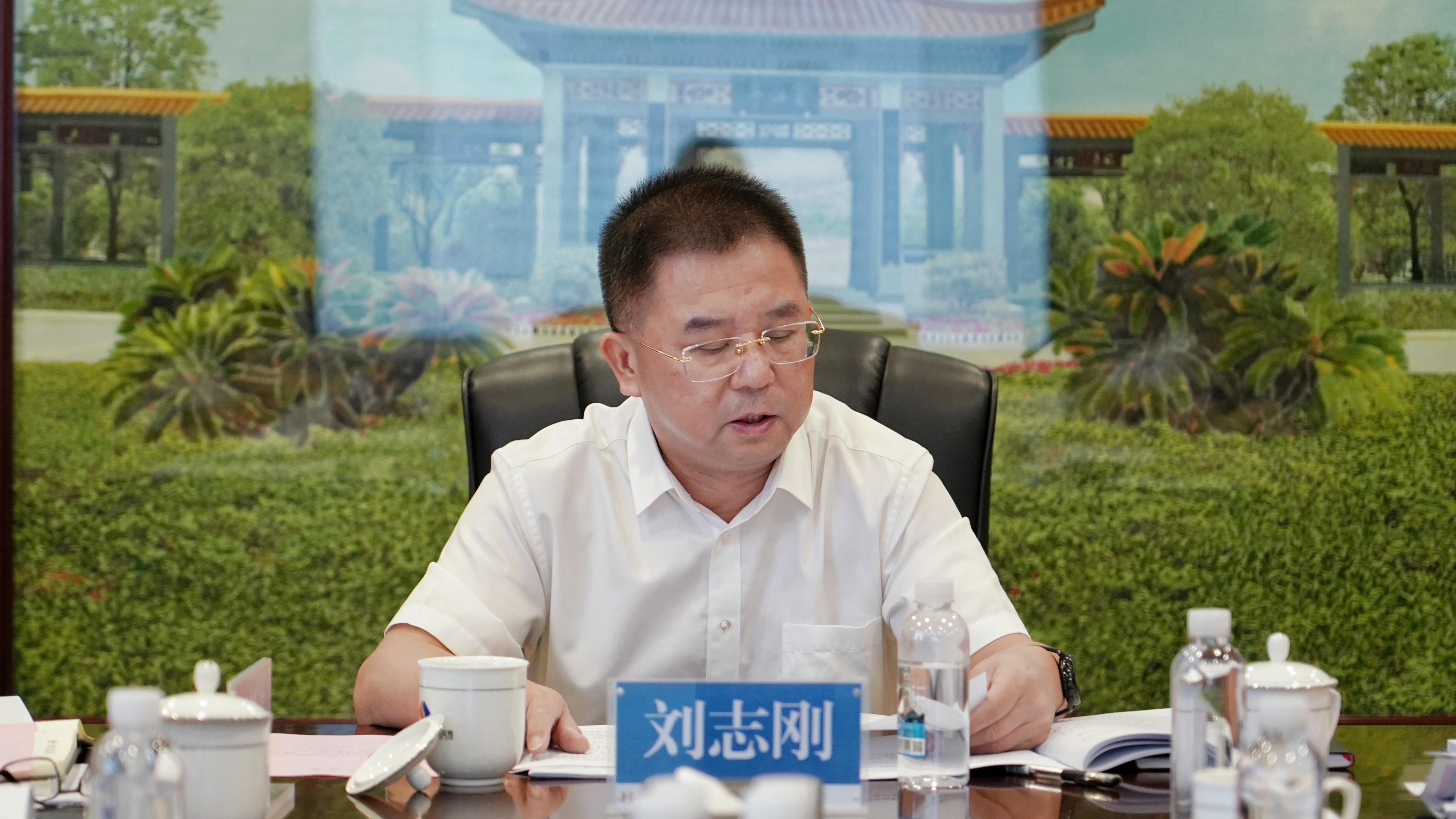 华体会平台召开2025年上半年经营分析会